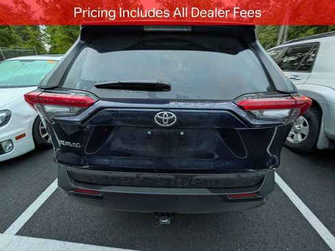 Certified 2023 Toyota RAV4 XLE w/ Convenience Package FWD image 6