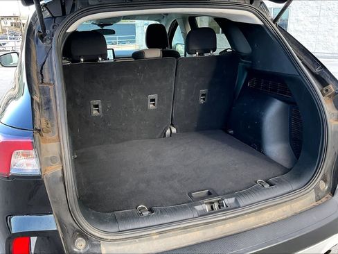 Used 2022 Ford Escape SE FWD image 18