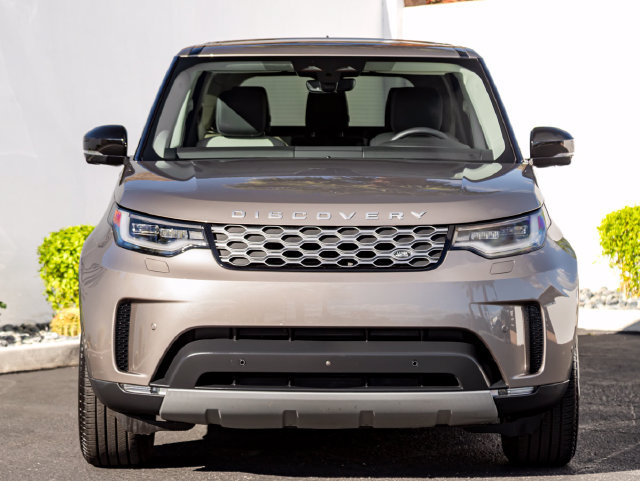 Used 2025 Land Rover Discovery S AWD/4WD image 3