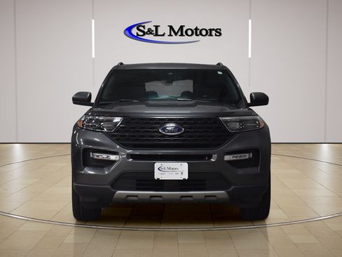Used 2020 Ford Explorer XLT w/ Equipment Group 202A AWD/4WD image 2