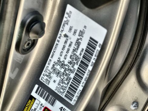 Used 2018 Toyota Tacoma SR5 image 21