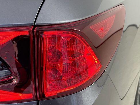 New 2026 Honda Odyssey Touring image 36