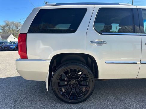 Used 2014 Cadillac Escalade Platinum AWD/4WD image 7