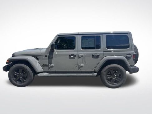Used 2022 Jeep Wrangler Unlimited Sahara AWD/4WD image 10