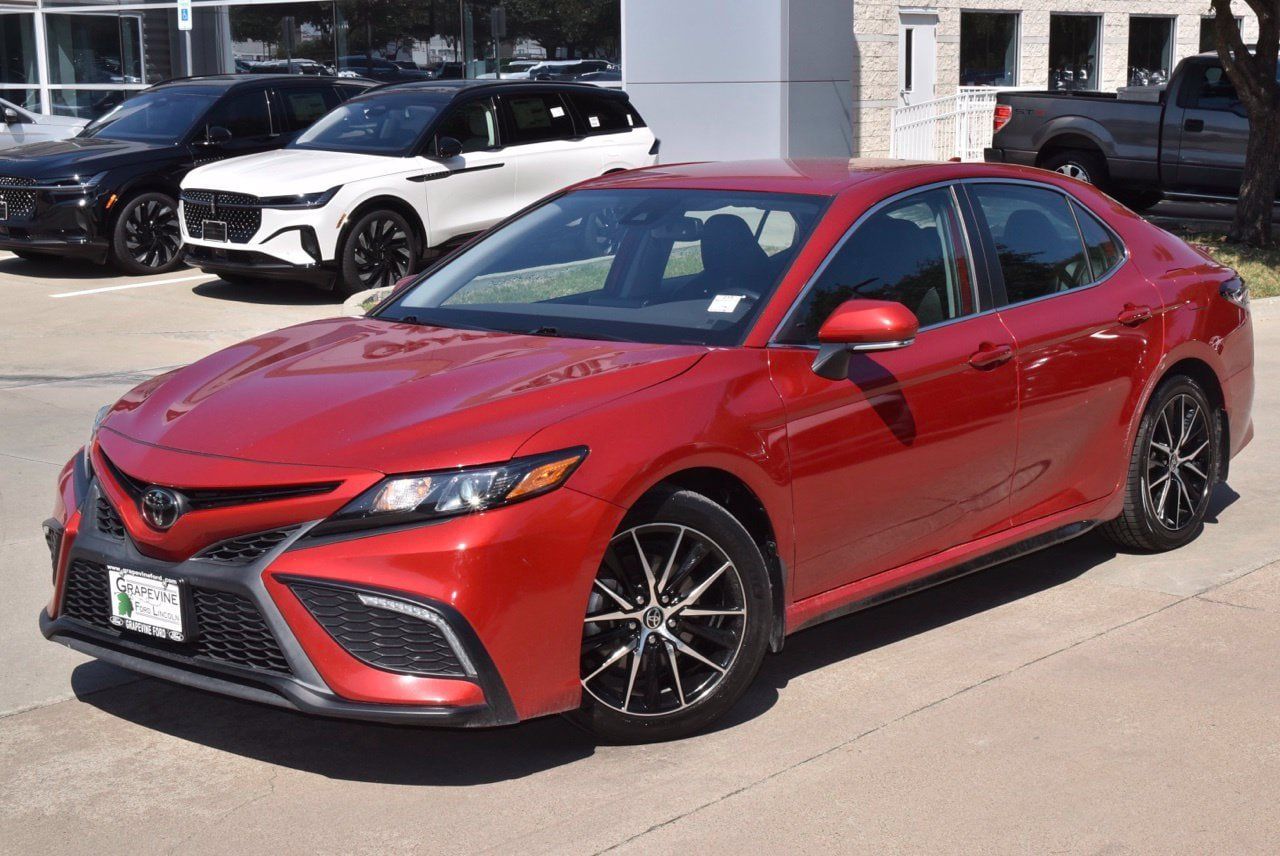 Used 2022 Toyota Camry SE w/ Convenience Package FWD image 37