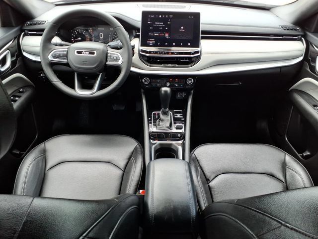 Used 2025 Jeep Compass Limited AWD/4WD image 9