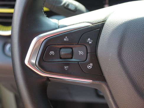 Used 2025 Chevrolet Trax ACTIV w/ Driver Confidence Package FWD image 18