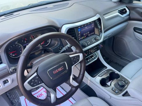 Used 2023 GMC Acadia SLT w/ Preferred Package AWD/4WD image 13