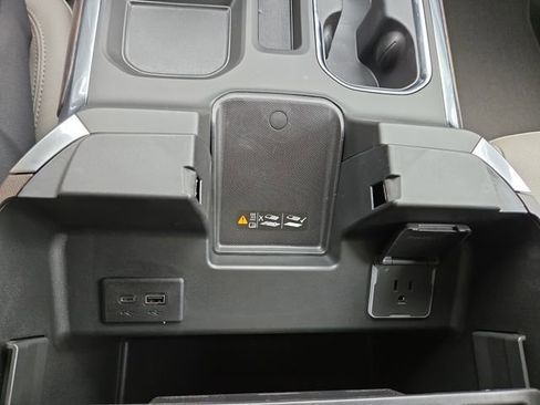 New 2026 GMC Sierra 1500 SLT image 22