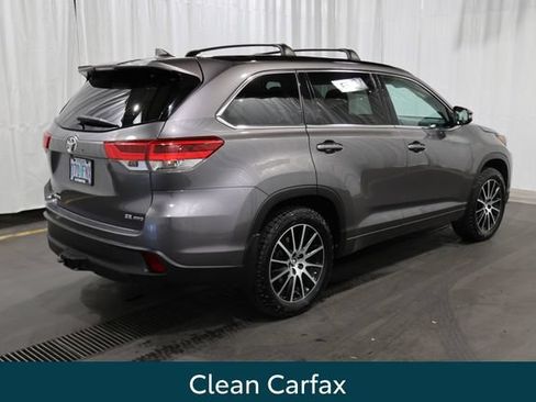 Used 2018 Toyota Highlander SE AWD/4WD image 3