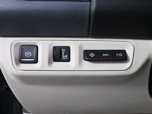Used 2020 GMC Acadia Denali w/ Denali Ultimate Package AWD/4WD image 25