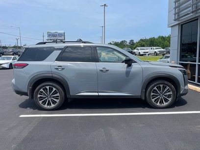 Used 2026 Nissan Pathfinder Platinum w/ Accent Package