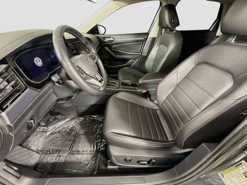 Used 2023 Volkswagen Jetta SE w/ Panoramic Sunroof Package FWD image 20