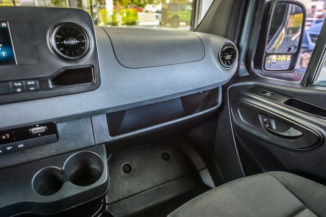 Used 2021 Mercedes-Benz Sprinter 2500 w/ Premium Package image 25