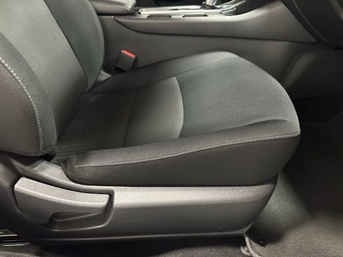 Used 2025 Nissan Sentra SV image 53