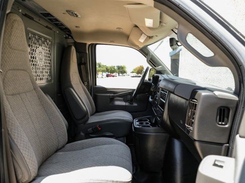 Used 2021 Chevrolet Express 2500 w/ Enhanced Convenience Package RWD image 30
