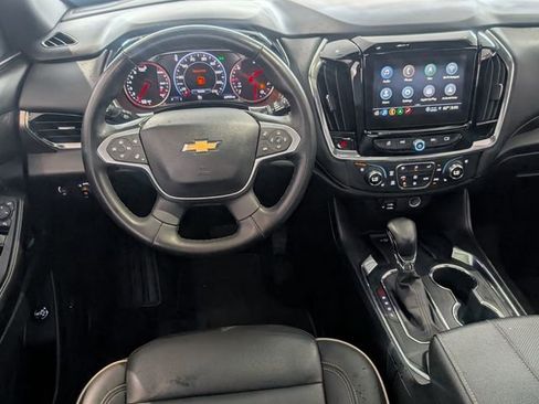 Used 2023 Chevrolet Traverse Premier FWD image 13
