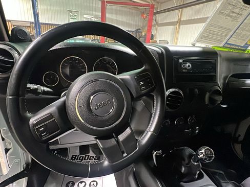 Used 2013 Jeep Wrangler Sport image 14