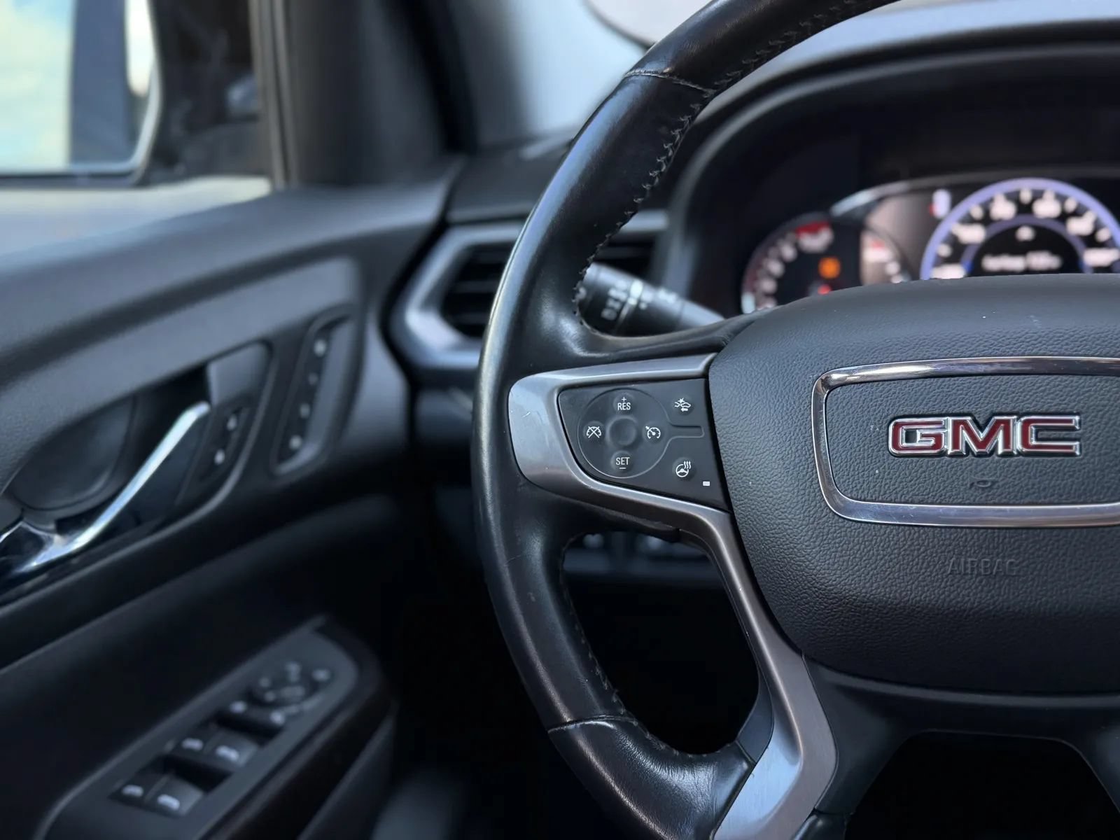 Used 2022 GMC Acadia AT4 w/ Technology Package AWD/4WD image 26