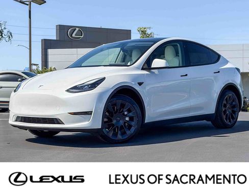 Used 2023 Tesla Model Y Long Range image 1