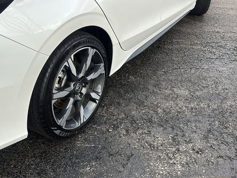 Certified 2025 Honda Civic Sport Touring image 8