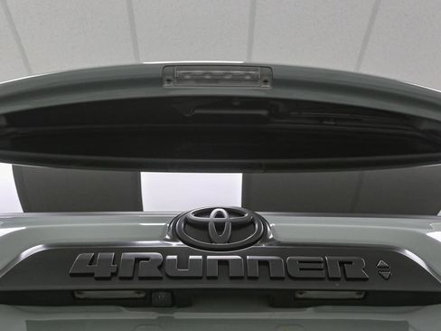 Used 2023 Toyota 4Runner TRD Off-Road Premium w/ Off Road Premium Plus Package AWD/4WD image 11
