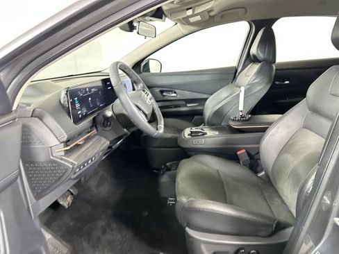 Used 2023 Nissan Ariya AWD image 11