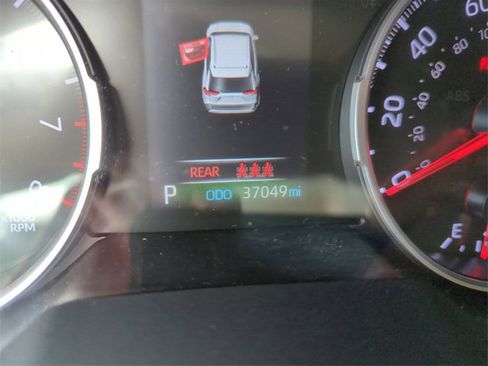 Used 2019 Toyota RAV4 LE image 37