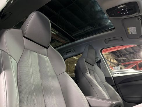 Used 2025 Audi Q5 Premium Plus w/ Premium Plus image 16