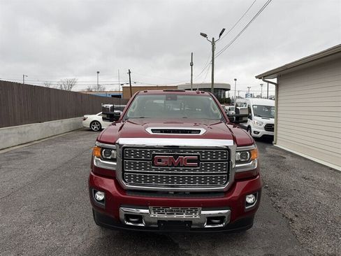 Used 2018 GMC Sierra 3500 Denali w/ Duramax Plus Package image 4