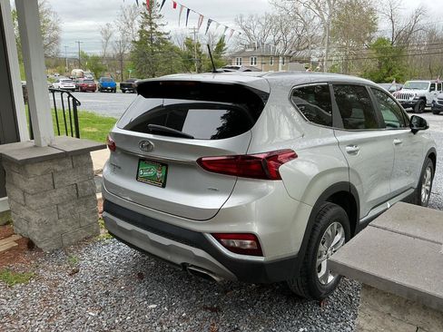 Used 2019 Hyundai Santa Fe SE AWD/4WD image 5