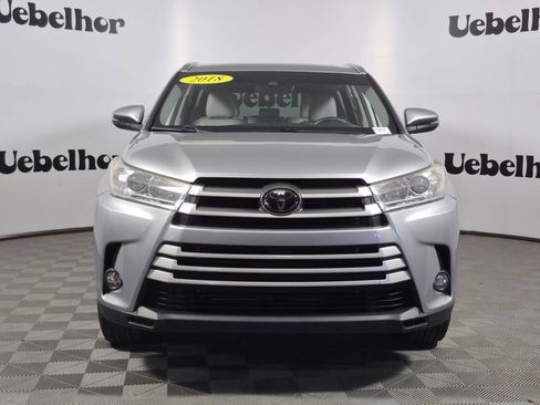 Used 2018 Toyota Highlander XLE AWD/4WD image 2