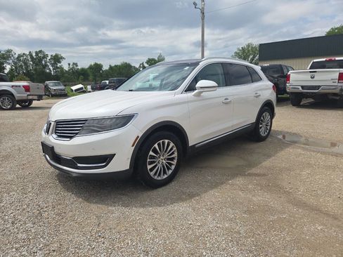 Used 2016 Lincoln MKX Reserve w/ Luxury Package FWD image 4