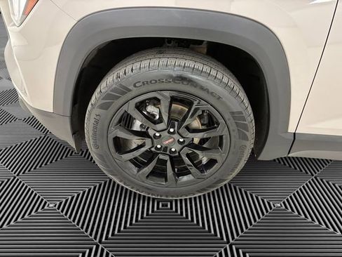 Certified 2025 GMC Terrain Elevation w/ Technology Package II AWD/4WD image 9
