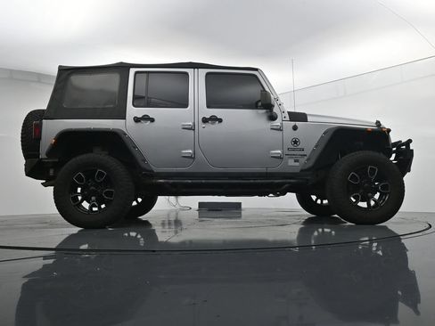 Used 2018 Jeep Wrangler Unlimited Sport AWD/4WD image 24