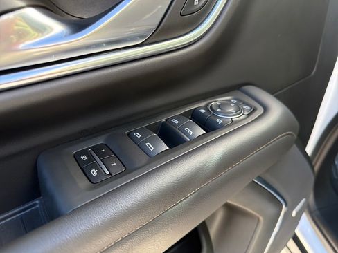 Used 2022 Chevrolet Tahoe High Country image 11