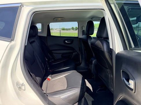 Used 2021 Jeep Compass Latitude AWD/4WD image 9