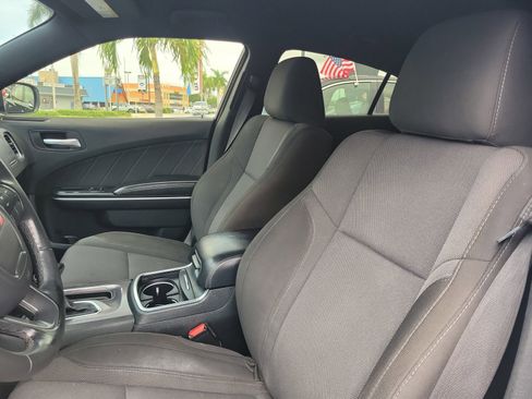 Used 2020 Dodge Charger SXT RWD image 12