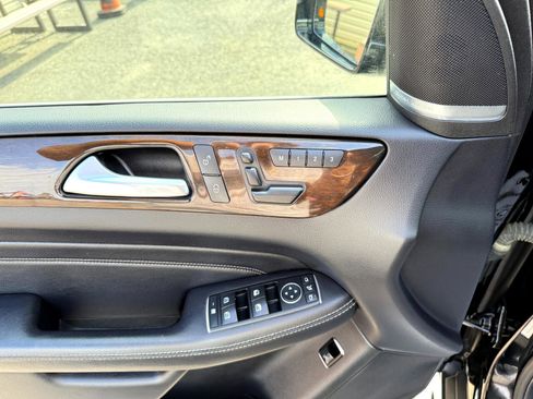 Used 2015 Mercedes-Benz ML 350 ML350 4MATIC w/ Premium 1 Package image 17