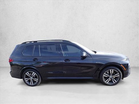 Used 2023 BMW X7 xDrive40i w/ M Sport Package AWD/4WD image 5