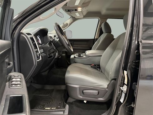 Used 2017 RAM 3500 Tradesman w/ Chrome Appearance Group image 15