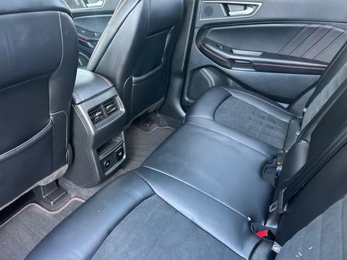 Certified 2022 Ford Edge ST-Line image 4