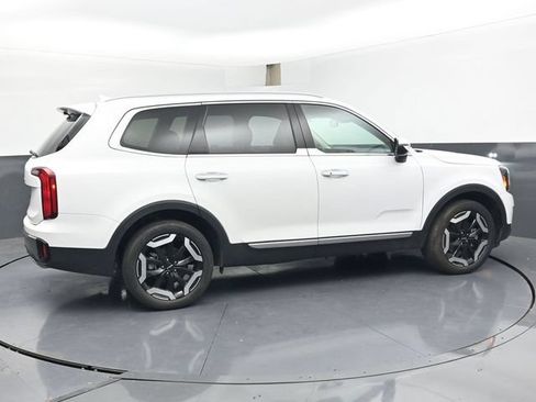 Used 2025 Kia Telluride S FWD image 3