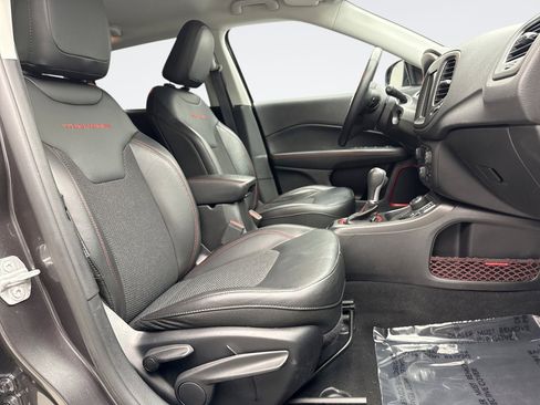 Used 2019 Jeep Compass Trailhawk w/ Cold Weather Group image 16