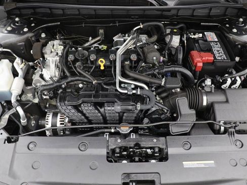 Used 2024 Nissan Altima 2.5 SV image 21