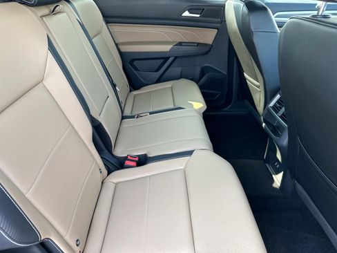 Used 2022 Volkswagen Atlas Cross Sport SE image 10