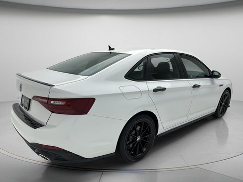 Used 2024 Volkswagen Jetta GLI 40th Anniversary Edition FWD image 5