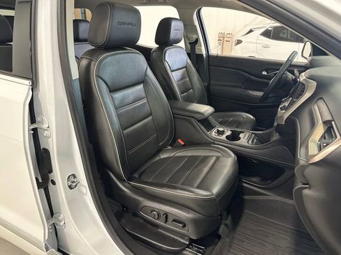 Used 2023 GMC Acadia Denali w/ Denali Ultimate Package AWD/4WD image 37