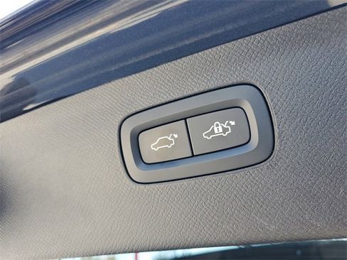 Used 2021 Volvo XC90 T6 Inscription image 11