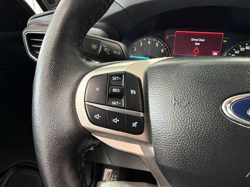 Used 2023 Ford Explorer XLT w/ XLT Sport Appearance Package AWD/4WD image 21
